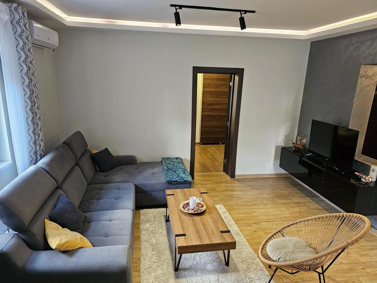 Aerovista Apartment Surcin Екстер'єр фото
